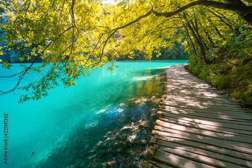 Fototapeta Naklejka Na Ścianę i Meble -  Boardwalk over lake in Plitvice national park, Croatia