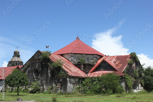 San Guillermo Kirche, Rückseite, Bacolor, Pampanga, Philippinen. Die Kirche wurde 1897 gebaut. Die Überschwemmung bedeckte die Kirche am 1. Oktober 1995 zur Hälfte mit Schlamm. photo