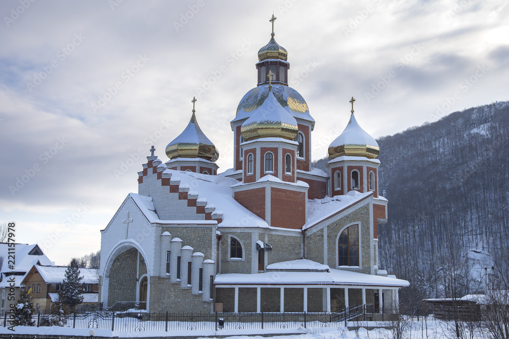 Obraz premium Church of the Nativity of St. John the Baptist, Yaremche Ukraine in winter