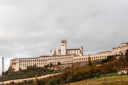 Vista panoramica della Basilica di San Francesco ad Assisi
