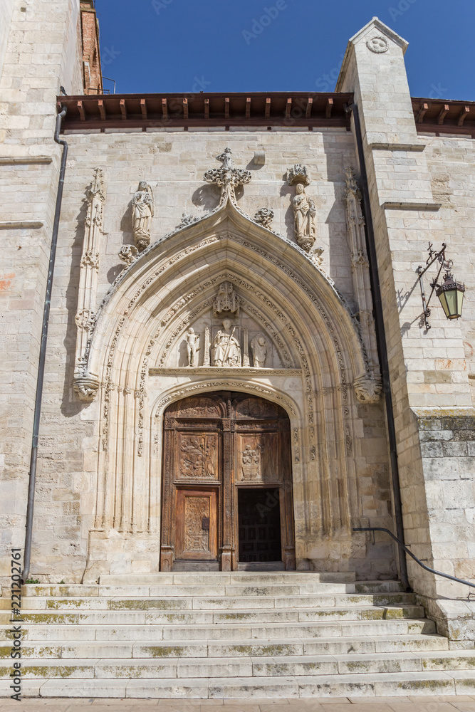 Door of the San Nicolas church in Burgos, Spain