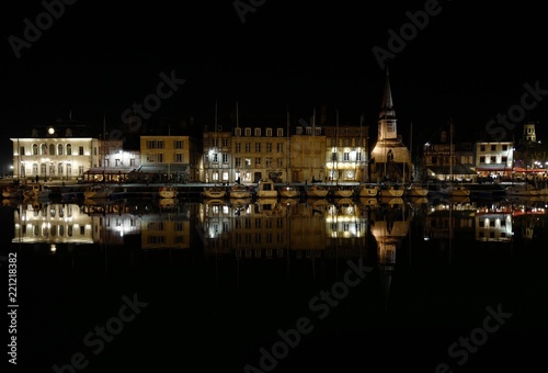 Port de Honfleur la nuit © Guillaume Aury