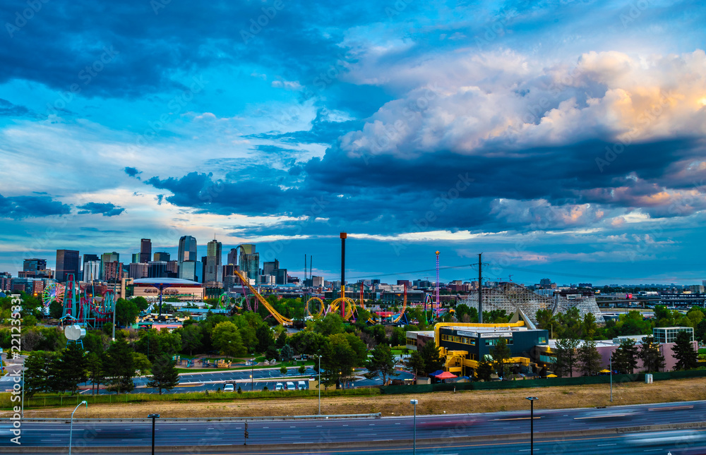 Fototapeta premium Beautiful Day in Downtown Denver