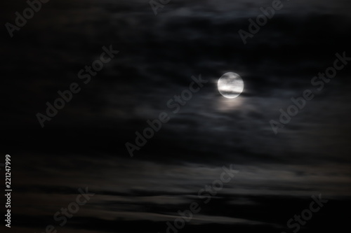 Luna llena nubes4 © Luis Guillermo