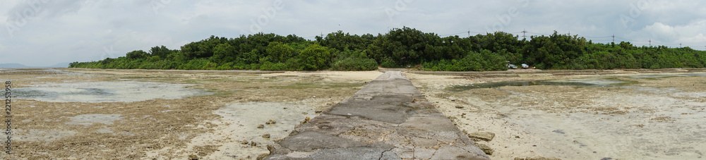 Beach and West Jetty (ビーチと西桟橋) in Taketomi Island (竹富島) 