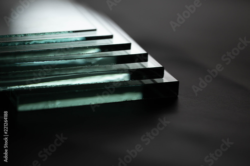 Photography Glass Factory, produce many transparent glass thickness is not equal