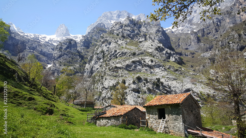 Village inbetween the mountains Village inbetween the mountains