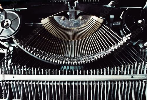 Retro typewriter © Julia Loma