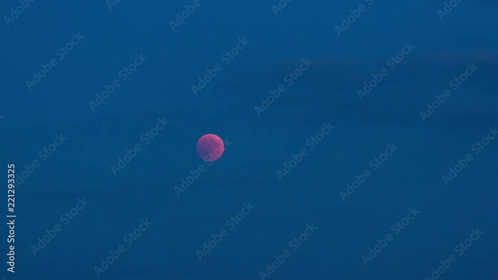 Timelapse de l'éclipse de Lune. La lune rousse Timelapse de l'éclipse de Lune. La lune rousse