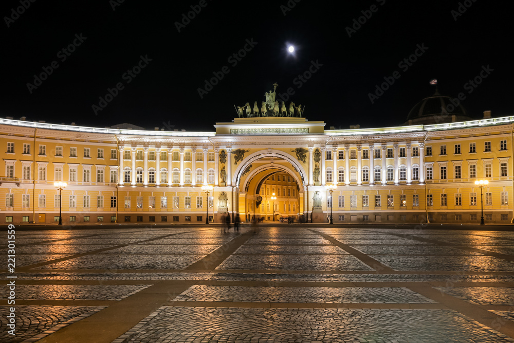 Palace Square - The building of the General Staff and the Ministry of Foreign Affairs (built in 1811 - 1829 by the architect Rossi), Arc de Triomphe St. Petersburg, August 2015