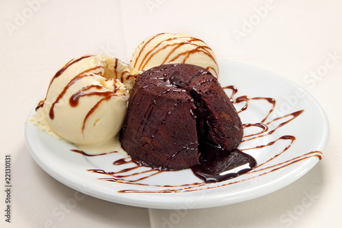 Petit Gateau, classic french dessert