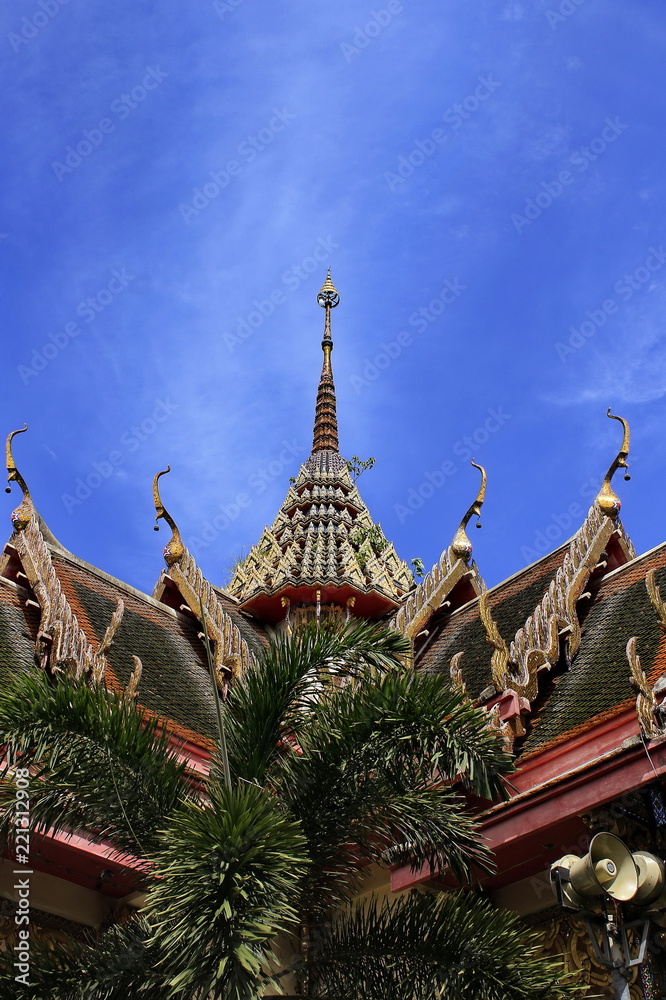 Fototapeta premium Top Pagoda in Thailand, Sky backdrop