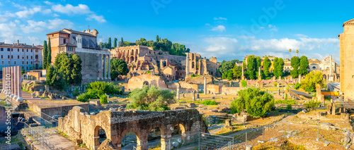 Stampa su tela majestic Roman ruins in ancient Rome at sunrise. Italy.