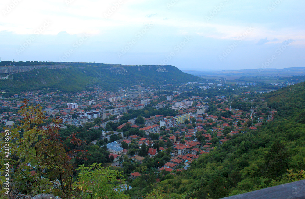 Вид на г. Провадия с высоты крепости Овеч (Болгария) 