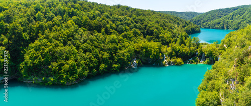 Fototapeta Naklejka Na Ścianę i Meble -  plitvice lakes panorama with waterfalls