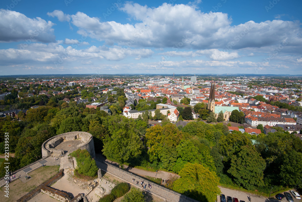Blick von der Sparrenburg auf Bielefeld