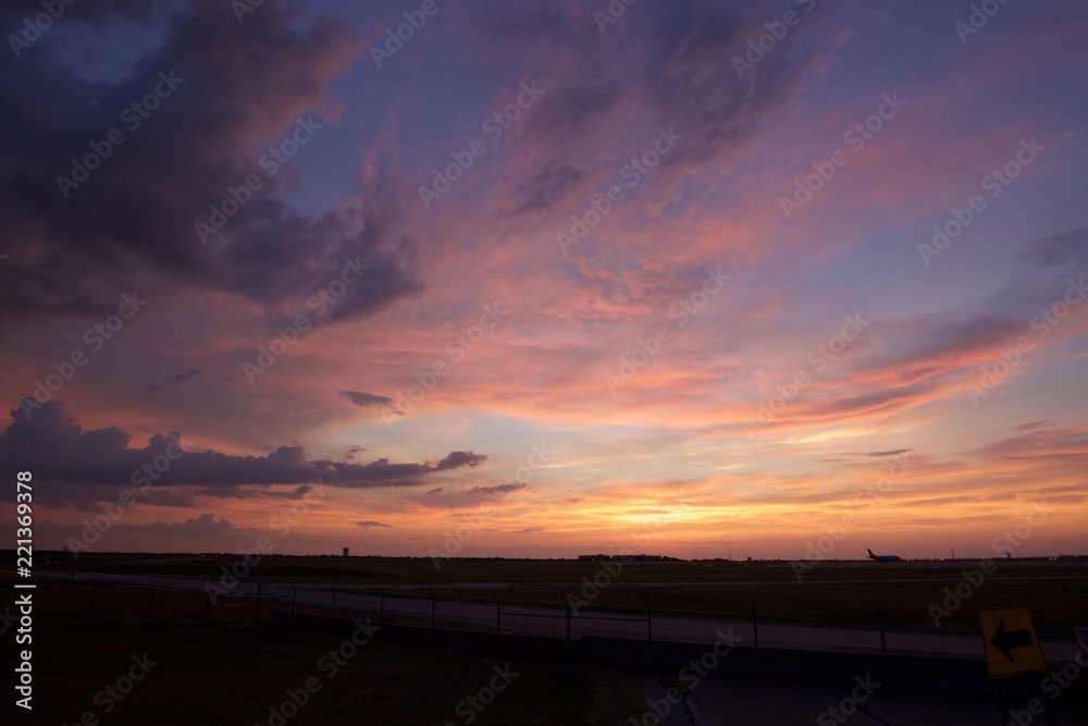 Obraz premium Pink With light Indigo Sunset 