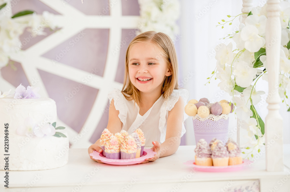 Pin on Cakes - Pastels & Bold colors