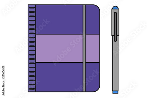 Bolígrafo negro y cuaderno morado.