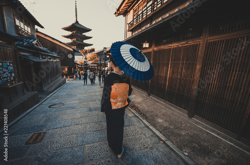 Canvas Print Beautiful japanese senior woman walking in the village