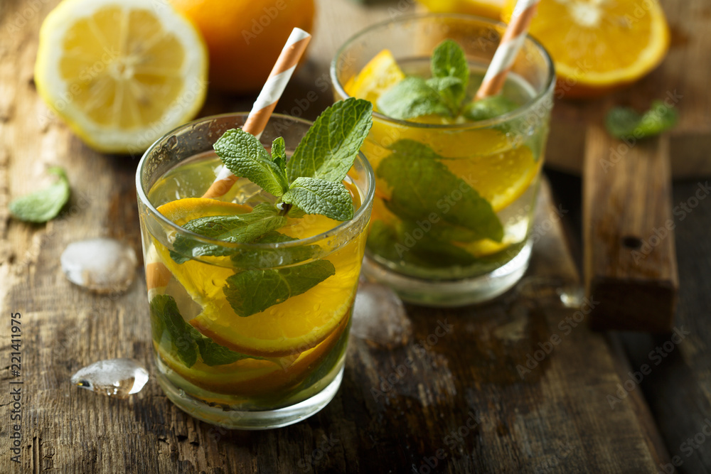 Orange and mint lemonade