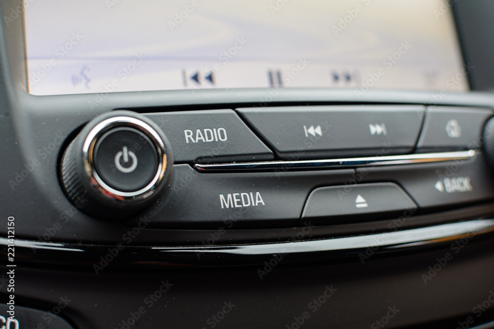 Radio Media Buttons im Auto Radio Media Buttons im Auto