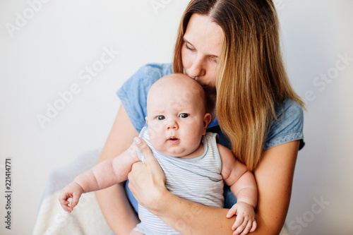 A little baby and his mom.