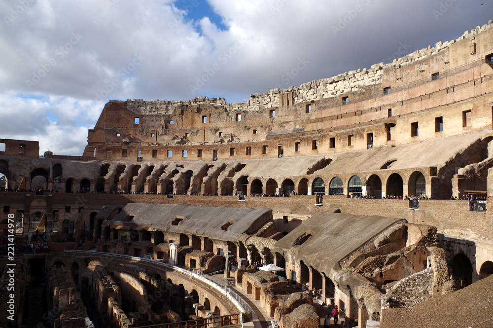 l’intérieur du Colisée a Rome
