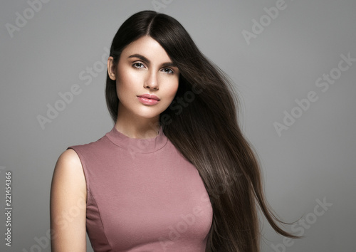Obraz na plátně Beautiful hairstyle woman portrait, long brunette hair beauty female