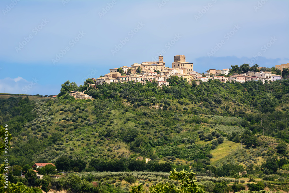 Catignano, village in the Abruzzo countryside