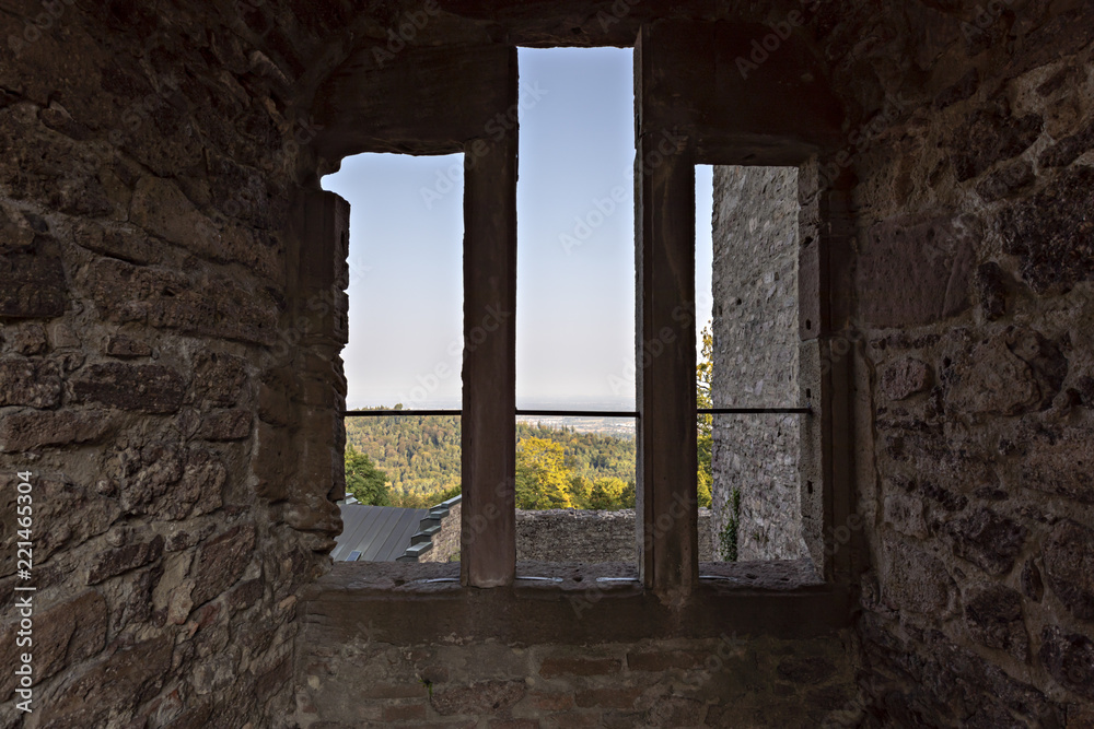 Fenster von einem alten Schloss in Baden-Baden