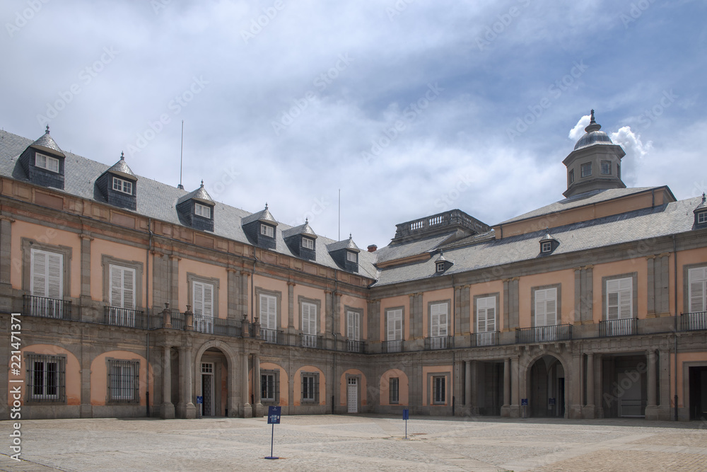 Jardines y palacio de la real granja de San idelfonso, España
