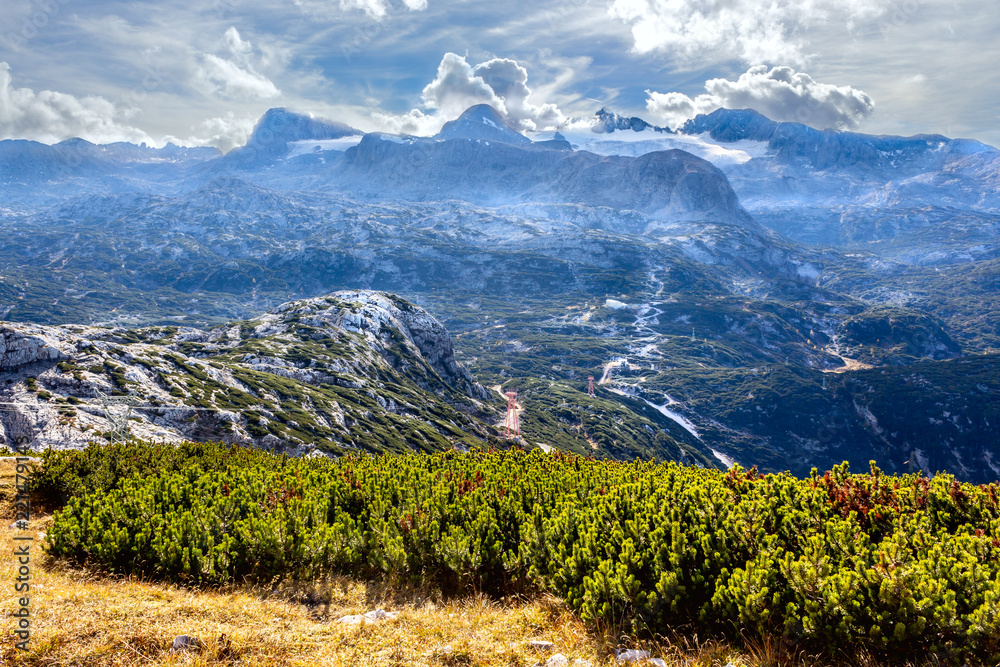 Fototapeta premium Scenic view of Austrian Alps from the Krippenstein of the Dachstein Mountains range in Obertraun, Austria.