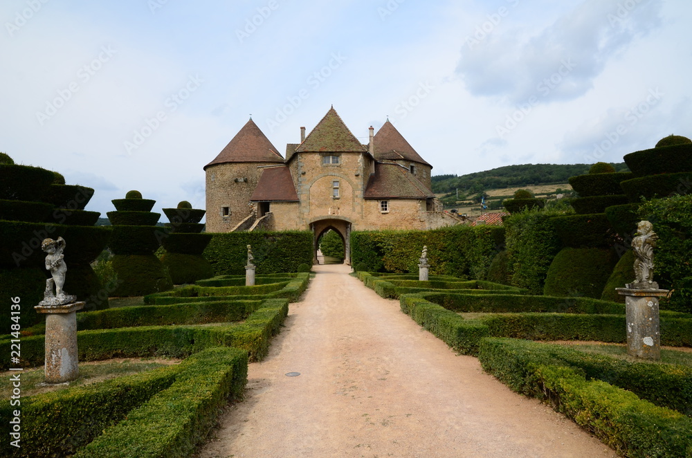 JARDIN DU CHÂTEAU DE BERZE (10éme 13 éme Siécle) SAÔNE ET LOIRE BOURGOGNE FRANCE