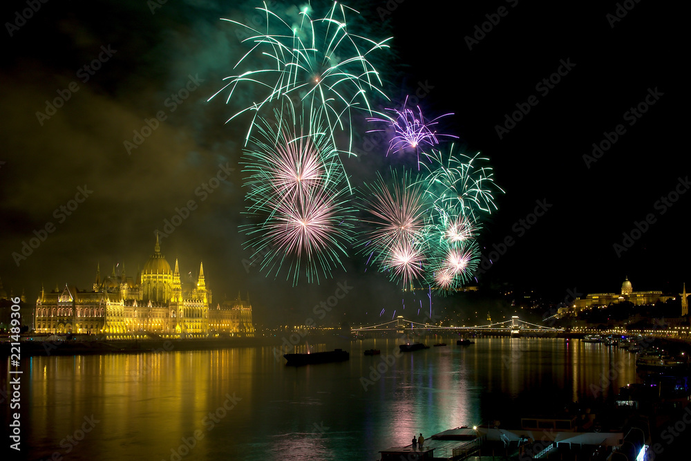 Fototapeta premium Feuerwerk in Budapest
