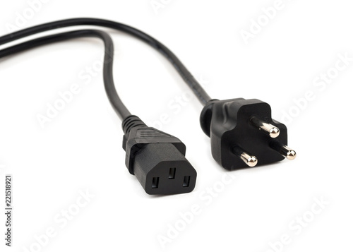 Foto PC power cord, 3-pin receptacle socket on white background, selective focus