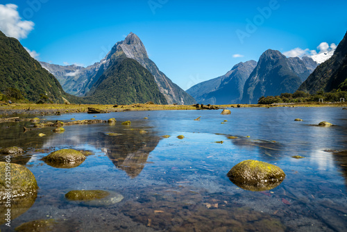 Fototapeta Naklejka Na Ścianę i Meble -  Milford Sound in New Zealand