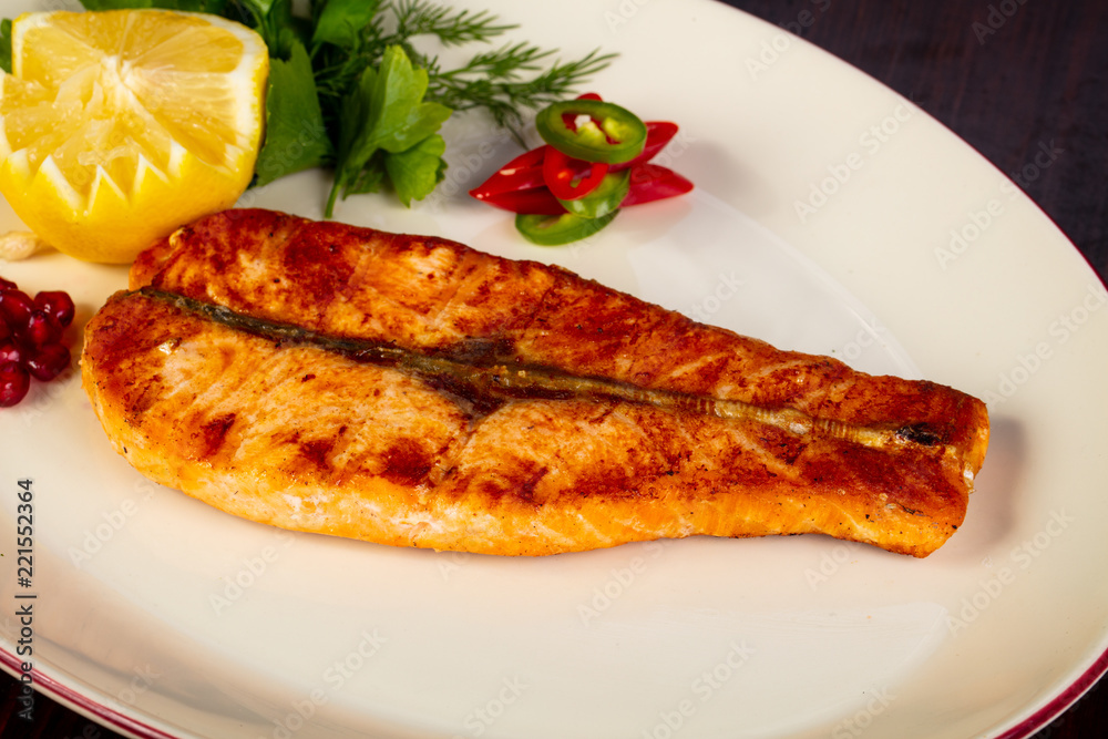 Grilled salmon with lemon Grilled salmon with lemon