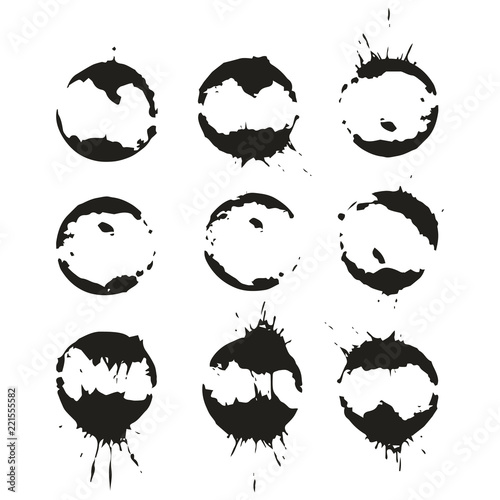 Round blot frames with rough edges