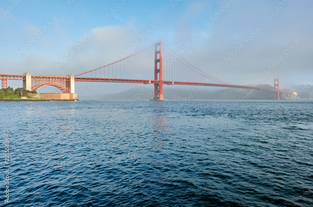 Naklejka premium Golden Gate Bridge at morning, San Francisco, California