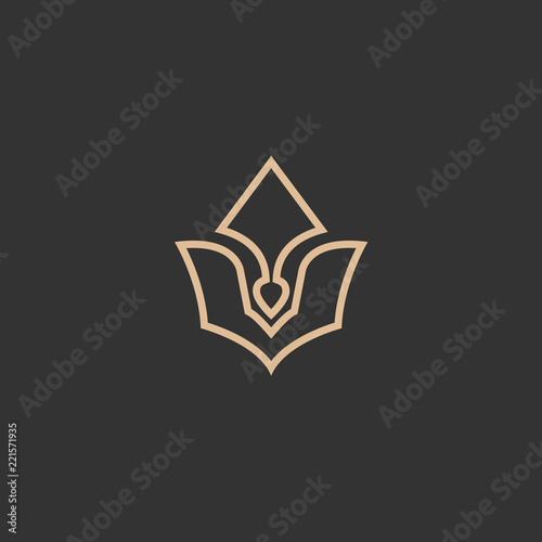 Celtic knot vector. Ornamental tattoo symbol. Luxury circle retro emblem.Traditional scottish vector logo. Simple Line Art Ornate Design. Vintage geometric Vector Illustration.