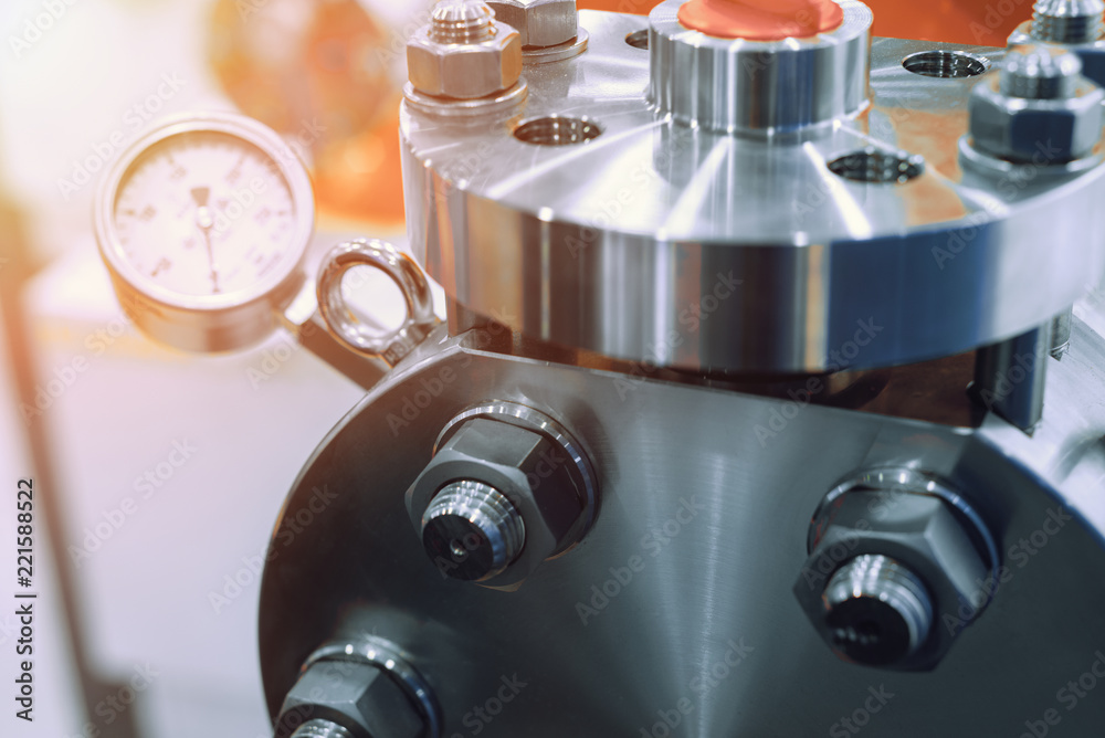 Flanged vacuum equipment.