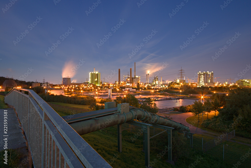 Fototapeta premium Industry And Pipeline At Night