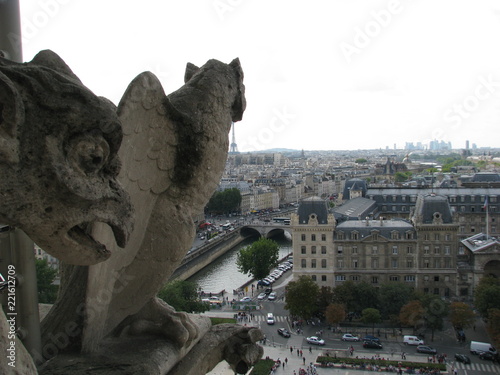 statues of paris