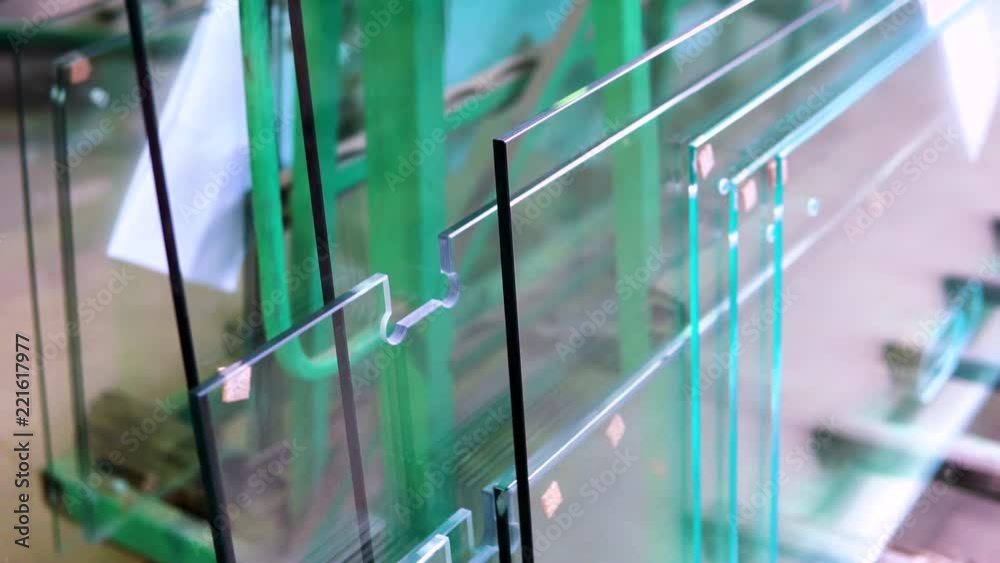 Sheets of Factory manufacturing tempered clear float glass panels cut to size
