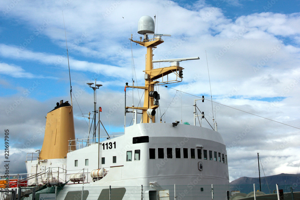 Naklejka premium radars sur l paquebot