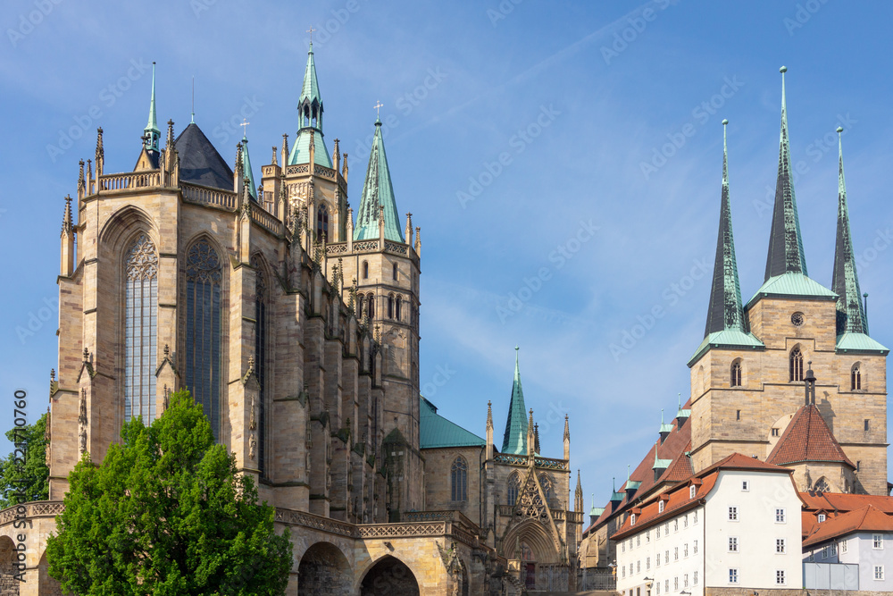 Fototapeta premium Erfurter Dom und Severikirche auf dem Dombeg, Erfurt, Thüringen