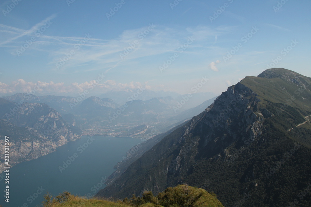 Lago di Garda and mountains