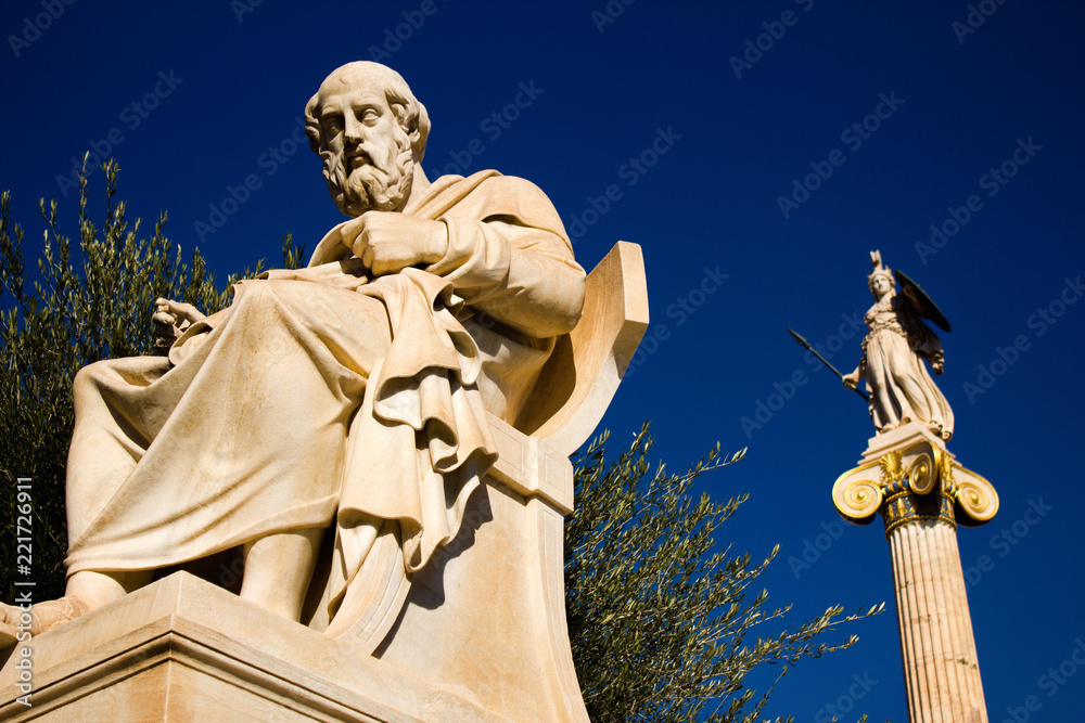 Obraz premium The statues of the ancient Greek philosopher Plato and Greek Goddess Athena outside of the Academy of Athens, Athens, Greece.