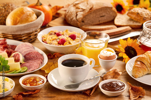 Obraz na płótnie Table covered by assorted food and beverages